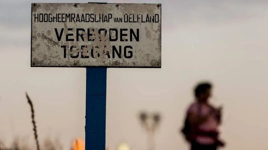 De gemeente Den Haag wil met een kort geding overlast van de Pokémon Go-spelers aanpakken.
