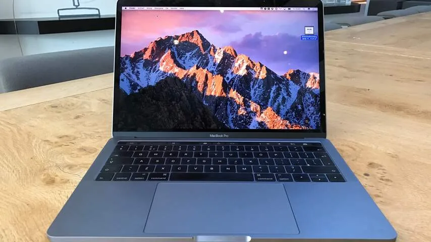 MacBook Pro (2016)